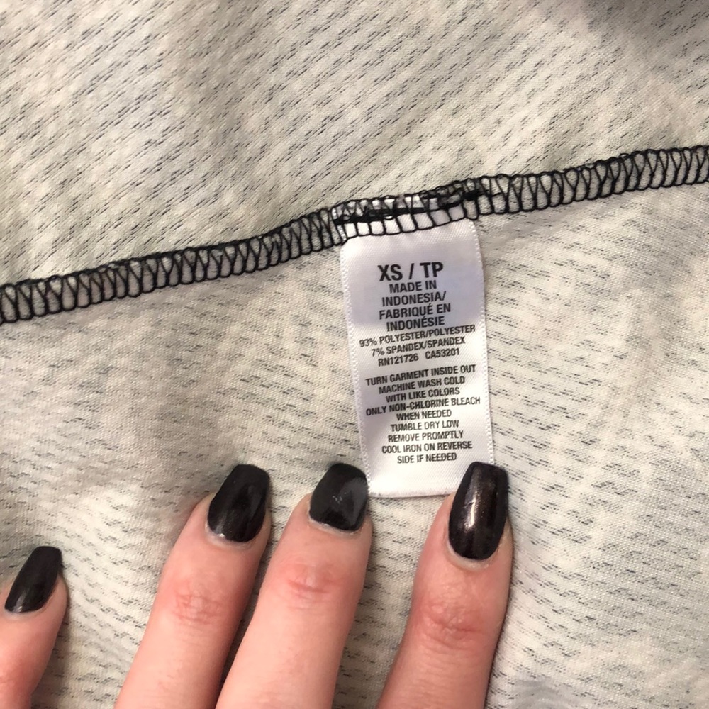 Dress - Picture 6 of 7